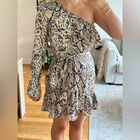 Misguided Snakeskin One Sholder Flowy Dress - Picture 1 of 6